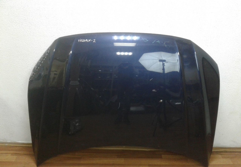 Капот Volkswagen Tiguan 2 5NA823031H (вмятина)