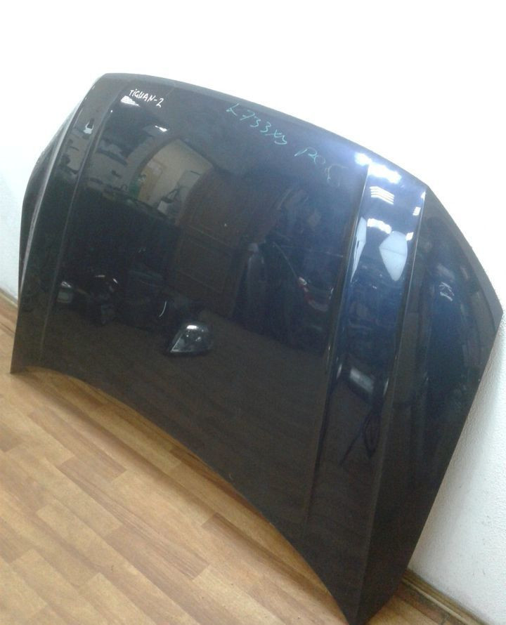 Капот Volkswagen Tiguan 2 5NA823031H (вмятина)