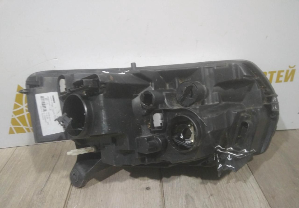 Фара левая бу Renault Logan 2 рестайлинг OEM 260606078R Фара левая бу Renault Logan 2 рестайлинг OEM 260606078R
