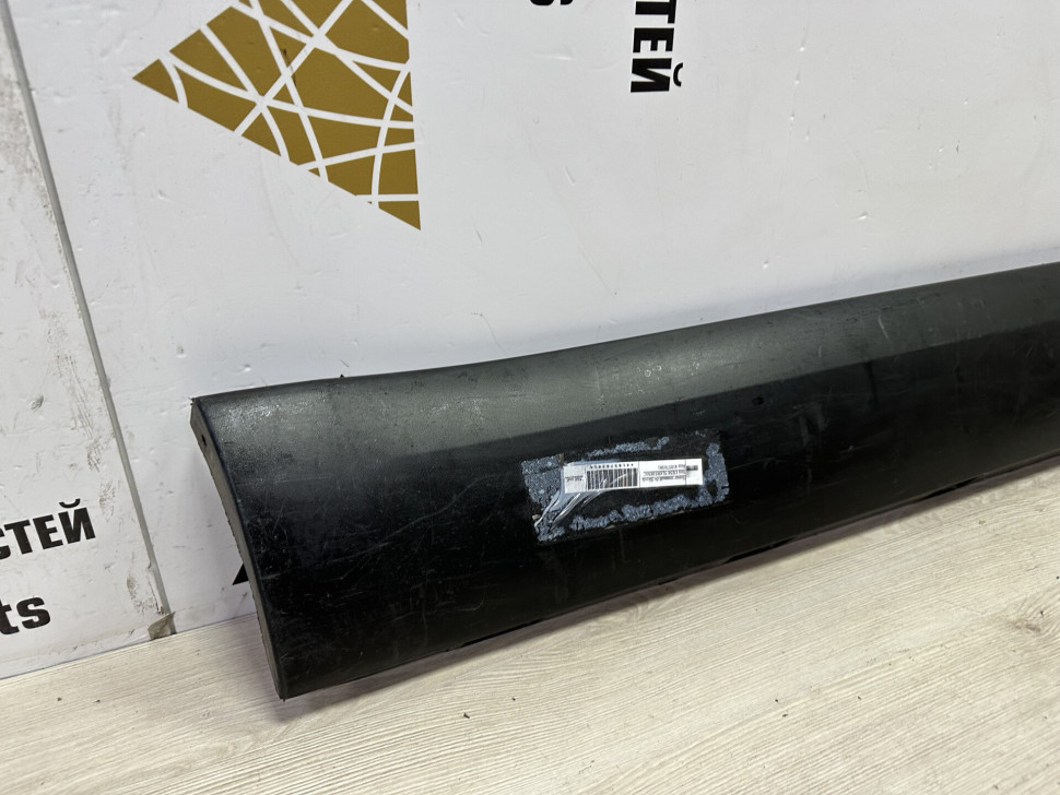 Порог правый бу Skoda Yeti OEM 5L0853856C