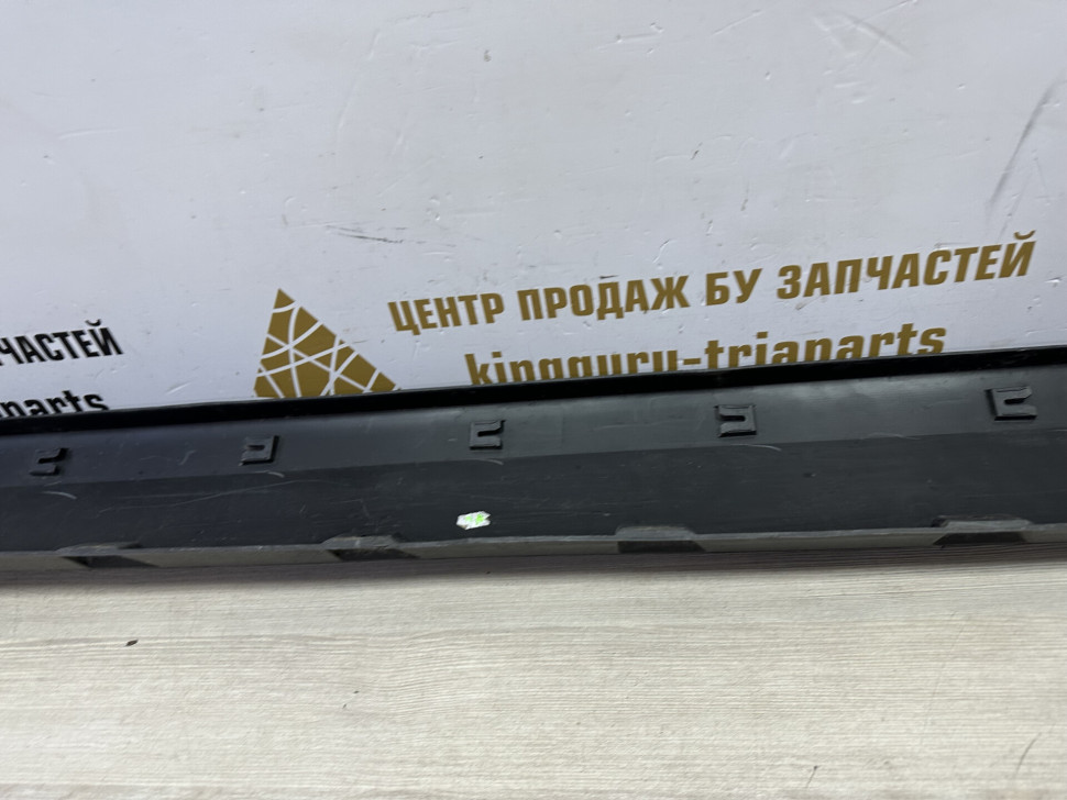 Порог правый бу Skoda Yeti OEM 5L0853856C