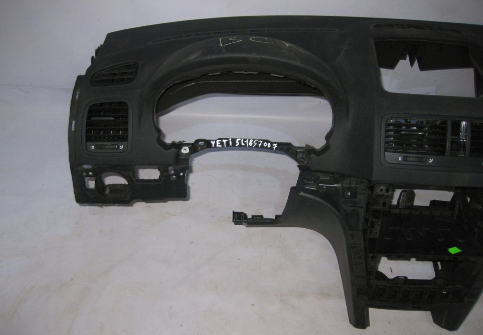 Торпедо Skoda Yeti oem 5L1857007 (открыта) (скл-3) Торпедо Skoda Yeti oem 5L1857007 (открыта) (скл-3)