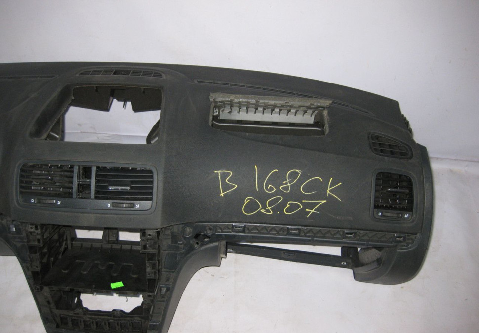 Торпедо Skoda Yeti oem 5L1857007 (открыта) (скл-3) Торпедо Skoda Yeti oem 5L1857007 (открыта) (скл-3)