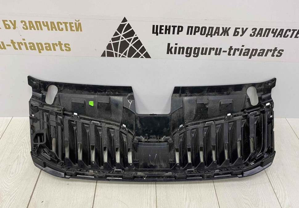 Решетка радиатора Skoda Octavia A7 рестайлинг OEM 5E0853653C Решетка радиатора Skoda Octavia A7 рестайлинг OEM 5E0853653C