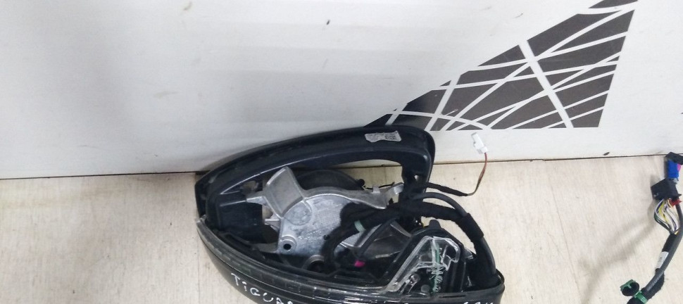 Корпус зеркало правое 13к Volkswagen Tiguan 2 oem 5NB857502 Корпус зеркало правое 13к Volkswagen Tiguan 2 oem 5NB857502