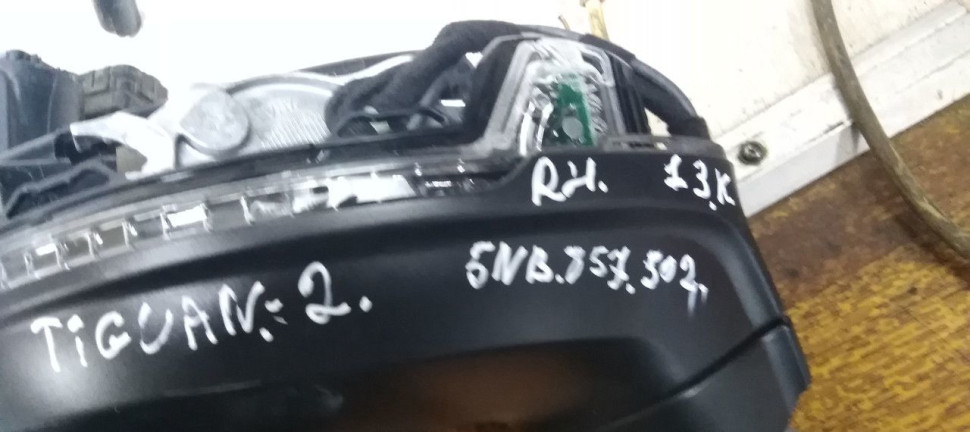 Корпус зеркало правое 13к Volkswagen Tiguan 2 oem 5NB857502 Корпус зеркало правое 13к Volkswagen Tiguan 2 oem 5NB857502