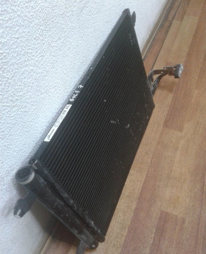 Радиатор кондиционера Volkswagen Golf 7 oem 1k0820411ae Радиатор кондиционера Volkswagen Golf 7 oem 1k0820411ae