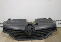 Решетка радиатора бу Renault Logan 2 OEM 623105727R