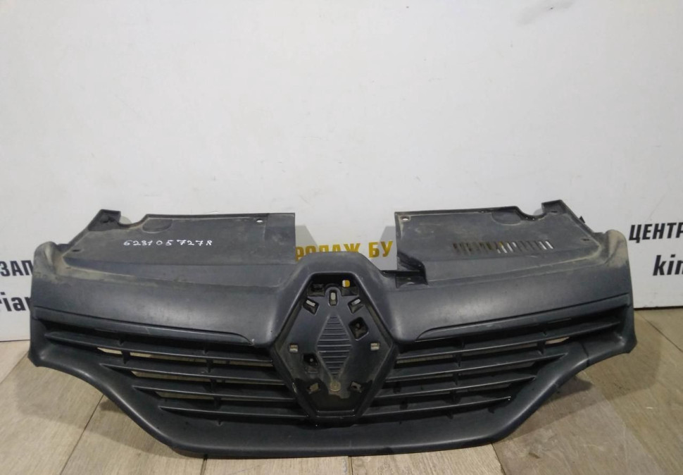 Решетка радиатора бу Renault Logan 2 OEM 623105727R