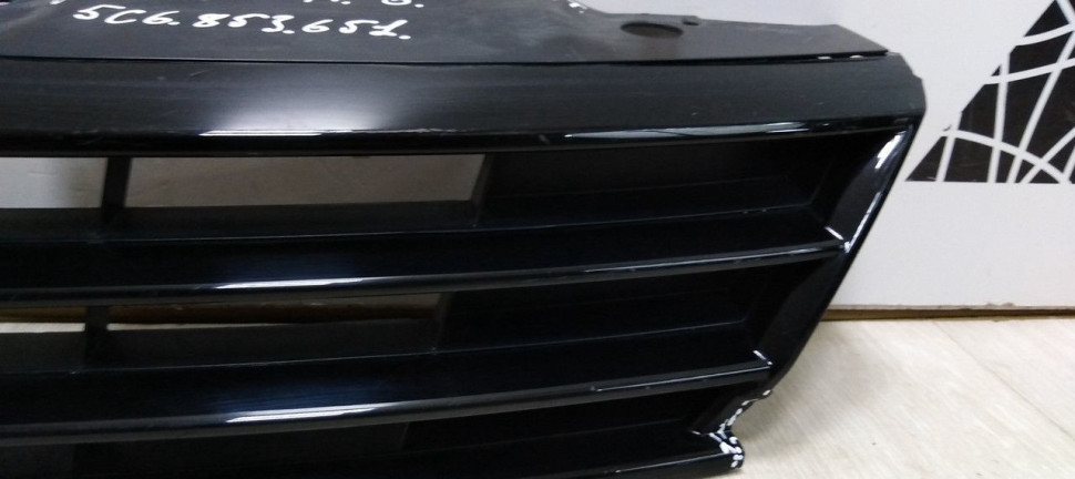 Решетка радиатора Volkswagen Jetta 6 рестайлинг 14-18 oem 5C6853651 Решетка радиатора Volkswagen Jetta 6 рестайлинг 14-18 oem 5C6853651