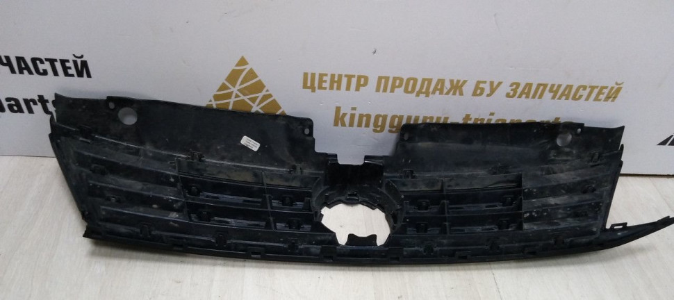 Решетка радиатора Volkswagen Jetta 6 рестайлинг 14-18 oem 5C6853651 Решетка радиатора Volkswagen Jetta 6 рестайлинг 14-18 oem 5C6853651