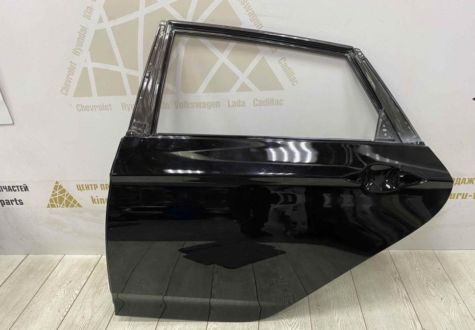 Дверь задняя левая Hyundai I40 универсал 11-19 oem 770033Z000
