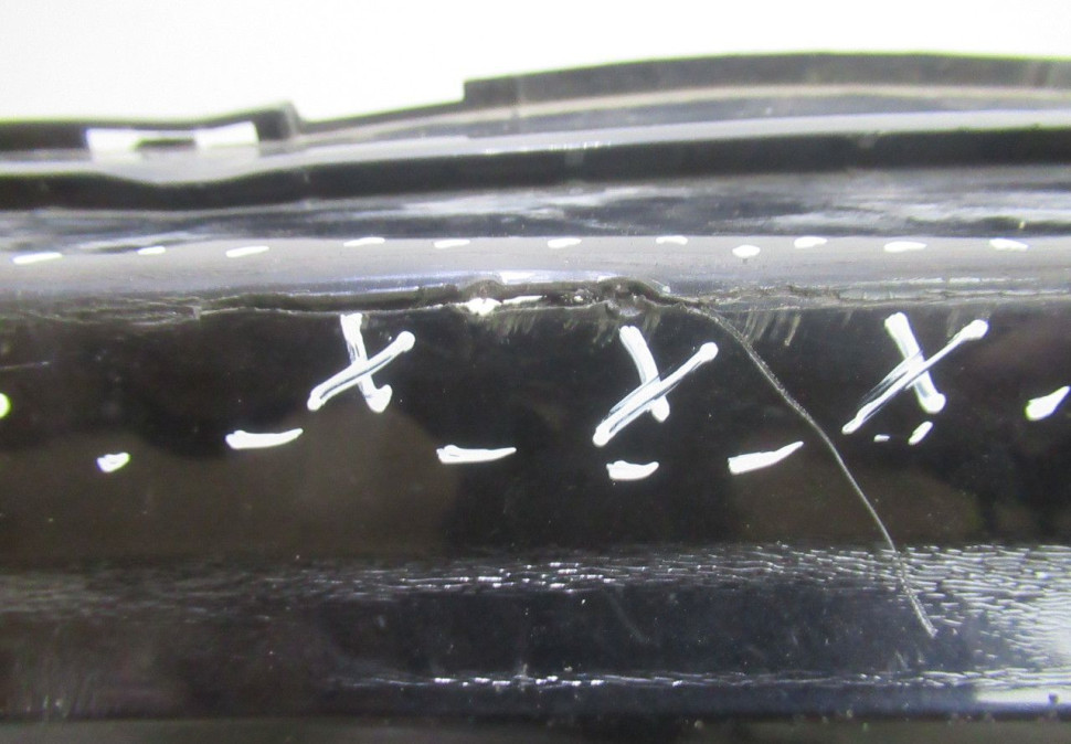 Бампер передний Volkswagen Tiguan 2 oem 5nr807221 (вмятина,трещина)  (скл-3)