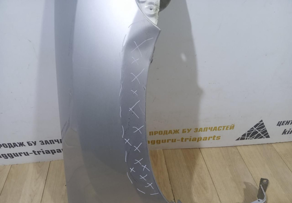 Крыло переднее правое бу Renault Duster OEM 631007297R