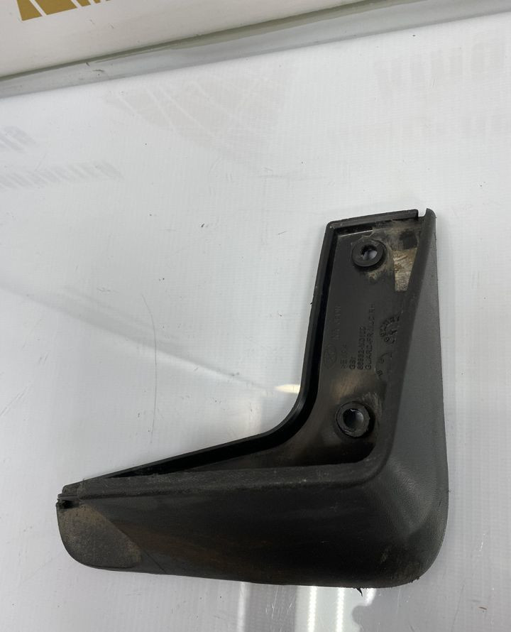 Брызговик задний правый Hyundai Creta 2016 OEM 86832m0100 Брызговик задний правый Hyundai Creta 2016 OEM 86832m0100