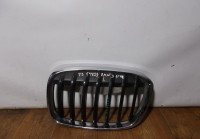 Решетка радиатора левая бу BMW X1 F48 OEM 51117354823
