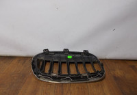 Решетка радиатора левая бу BMW X1 F48 OEM 51117354823