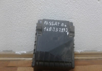 Крышка блока предохранителей Volkswagen Caddy oem 1k0937132f