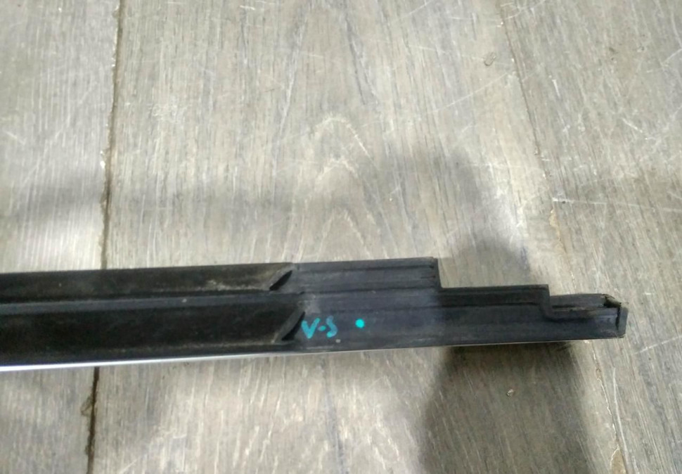 Молдинг двери передний левый бу BMW X3 G01 OEM 51357410015