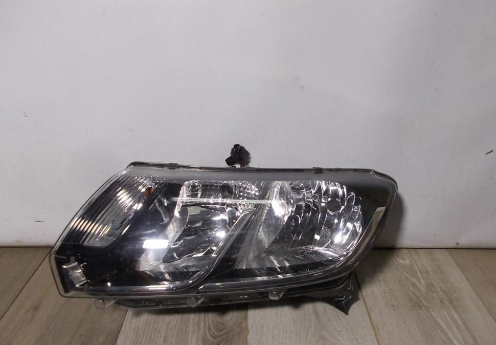 Фара левая бу Renault Logan 2 OEM 260609450R