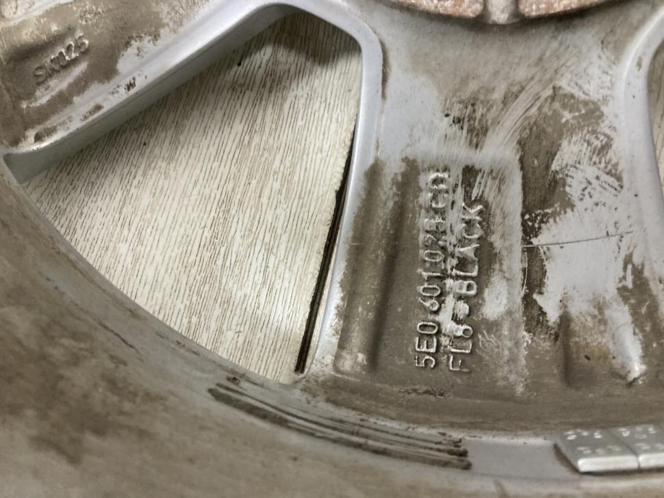Диск колесный литой R16 Skoda Octavia A7 OEM 5E0601025BL