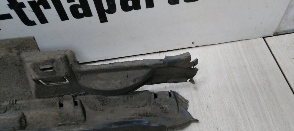 Накладка порога правая Volkswagen Passat B8 2015> oem 3G9853856