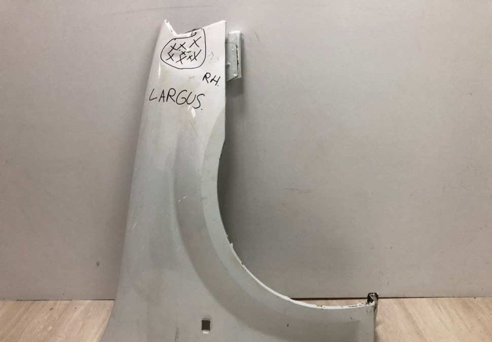 Крыло переднее правое Lada Largus OEM 631005023R (вмятина) (скл-3)