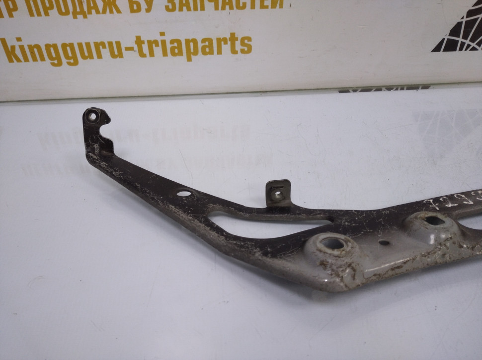 Кронштейн передней панели левый бу BMW 2 F45 OEM 7297199 Кронштейн передней панели левый бу BMW 2 F45 OEM 7297199