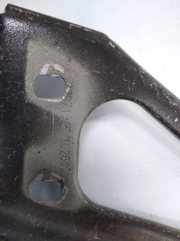 Кронштейн передней панели левый бу BMW 2 F45 OEM 7297199 Кронштейн передней панели левый бу BMW 2 F45 OEM 7297199