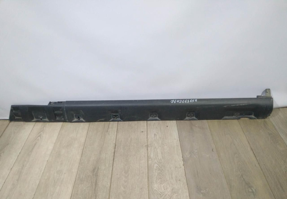 Порог правый бу Renault Sandero Stepway 2