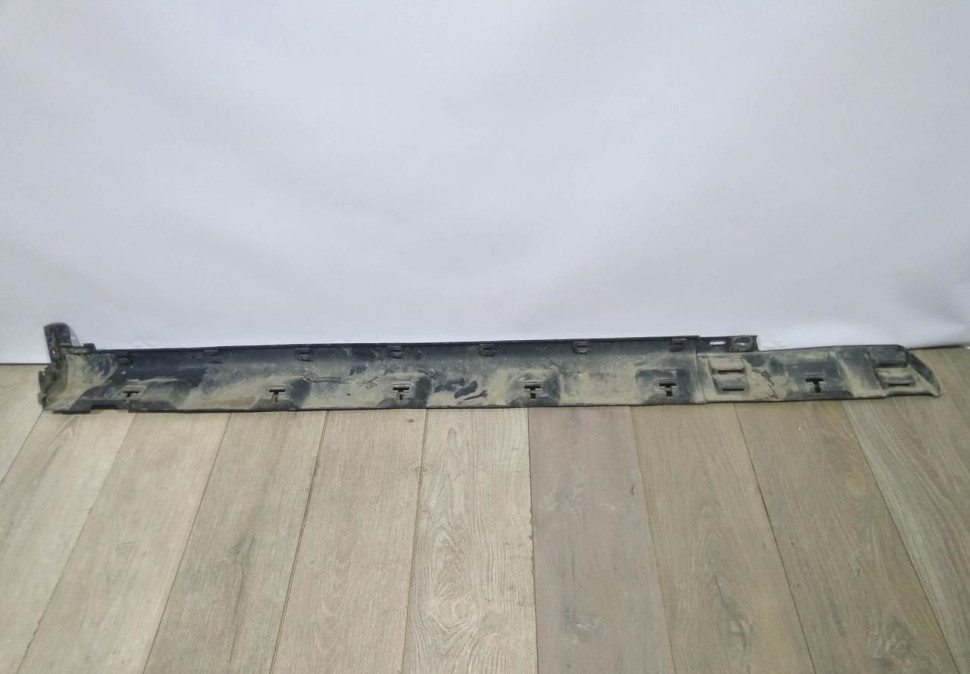 Порог правый бу Renault Sandero Stepway 2 Порог правый бу Renault Sandero Stepway 2