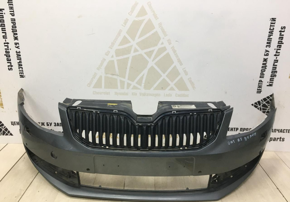 Бампер передний Skoda Octavia A7 до рестайлинг 2013  OEM 5E0807221