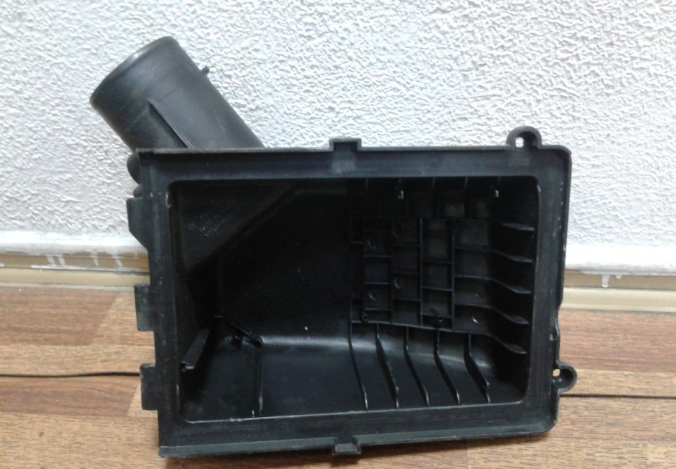 Крышка корпуса воздушного фильтра Chevrolet Cobalt / Ravon R4 oem 95969687 Крышка корпуса воздушного фильтра Chevrolet Cobalt / Ravon R4 oem 95969687