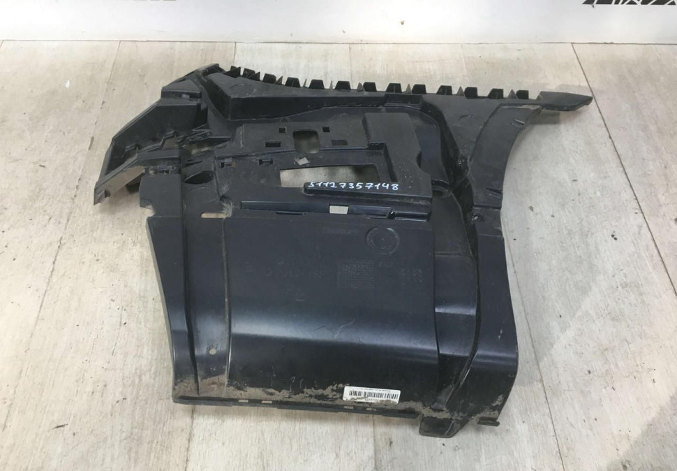 Кронштейн заднего бампера правый BMW 7 G11 до рестайлинг OEM 51127357148