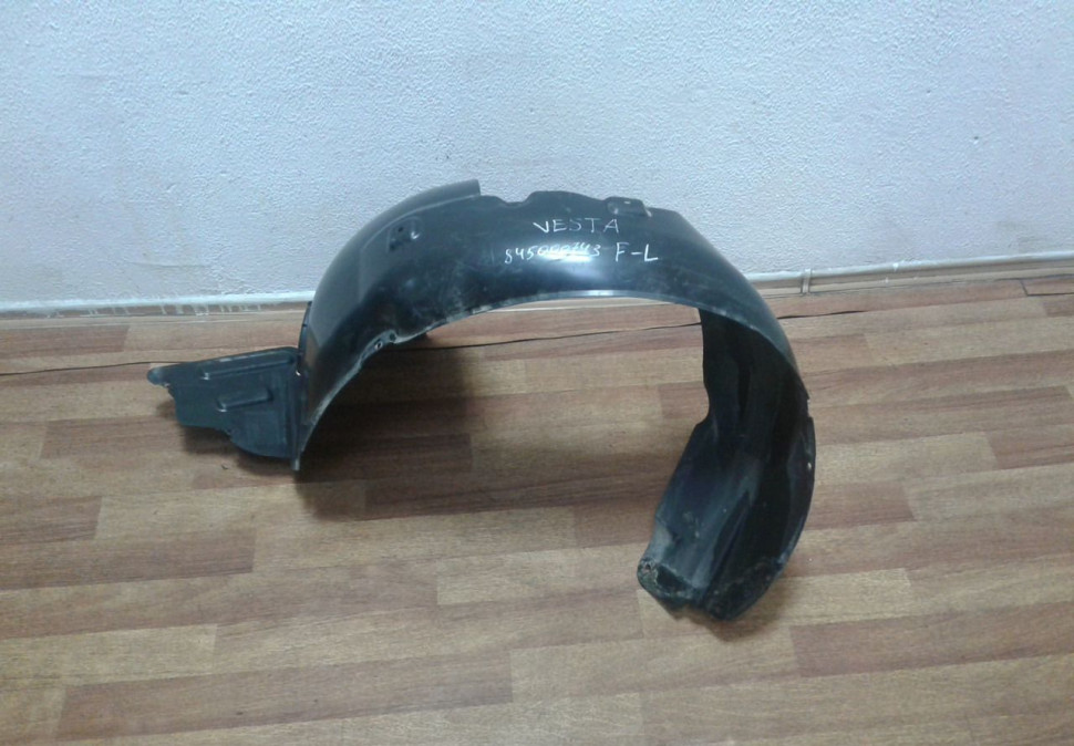 Подкрылок передний левый Lada Vesta (трещина) oem 845000743 (скл-3)
