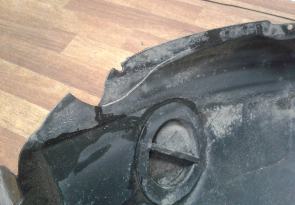 Подкрылок передний левый Lada Vesta (трещина) oem 845000743 (скл-3)