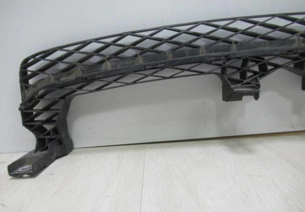 Усилитель переднего бампера пластик Volkswagen Passat B7 (11-15) oem 3aa807571