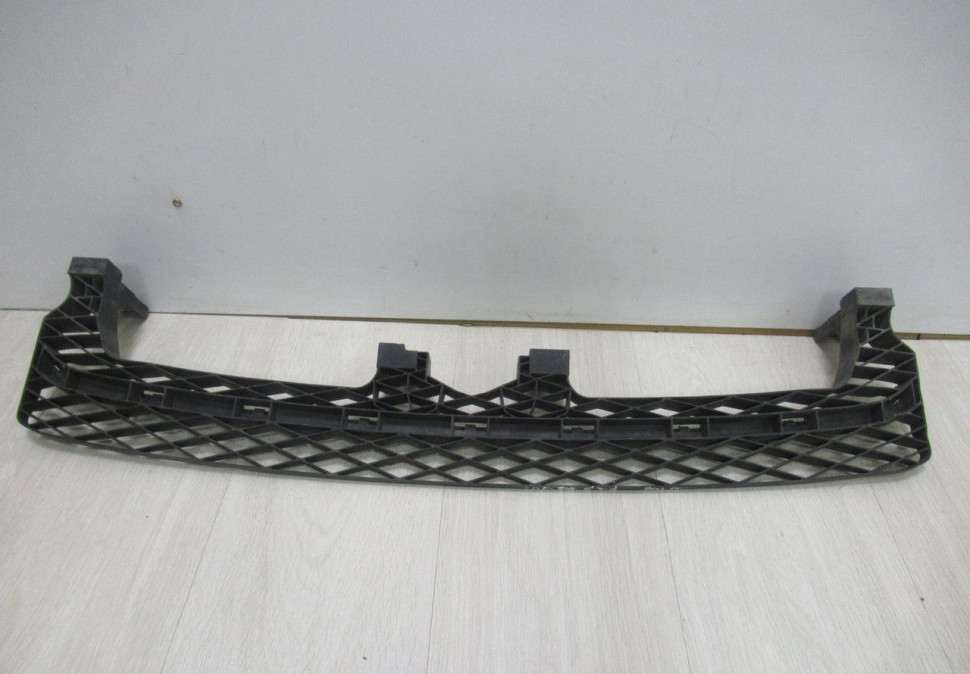 Усилитель переднего бампера пластик Volkswagen Passat B7 (11-15) oem 3aa807571