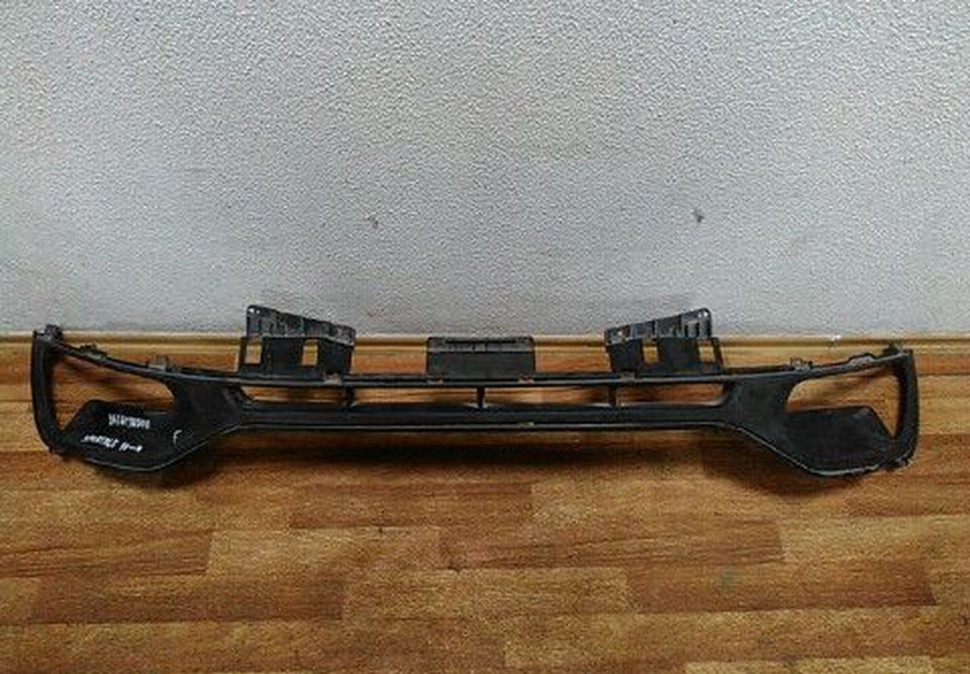 Решетка в бампер Центральная Kia Sportage (10>) oem 865613u000