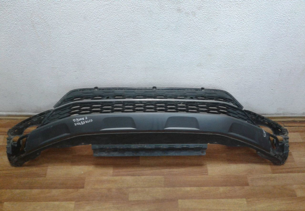 Юбка переднего бампера (+решетка) Volkswagen Tiguan 2 (трещины) oem 5na853677 Юбка переднего бампера (+решетка) Volkswagen Tiguan 2 (трещины) oem 5na853677