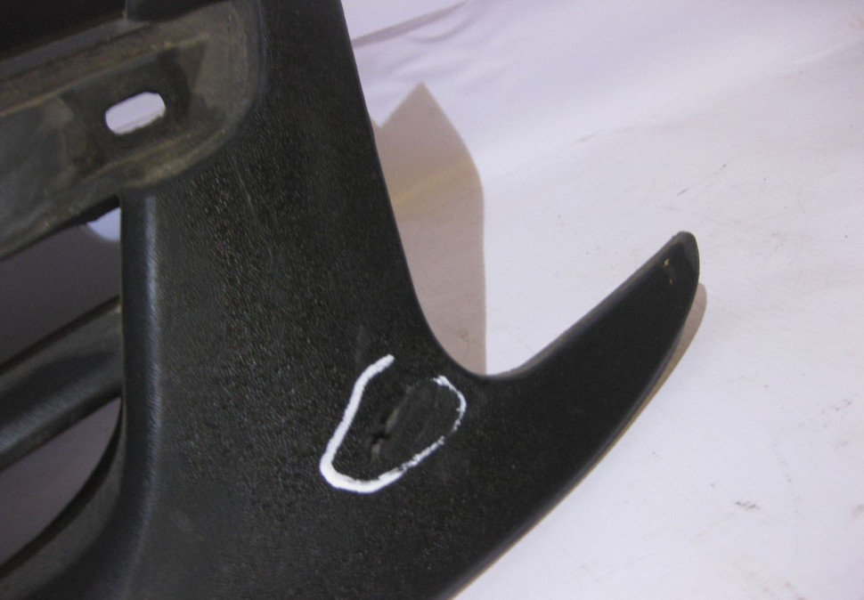 Решётка радиатора Lada Granta oem 21902803056 (трещина) (скл-3) Решётка радиатора Lada Granta oem 21902803056 (трещина) (скл-3)