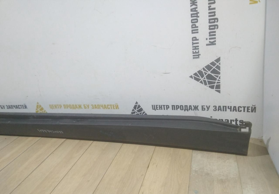 Порог левый бу BMW X7 G07 OEM 51777420673 Порог левый бу BMW X7 G07 OEM 51777420673