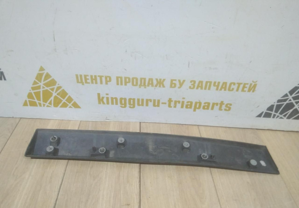 Молдинг двери задний левый бу BMW X1 F48 OEM 51137352093 Молдинг двери задний левый бу BMW X1 F48 OEM 51137352093