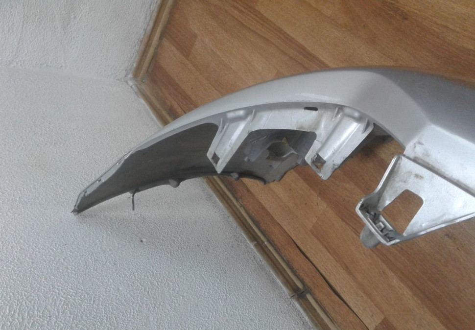 Бампер передний Volkswagen Polo до рест oem 6ru807221(трещина)