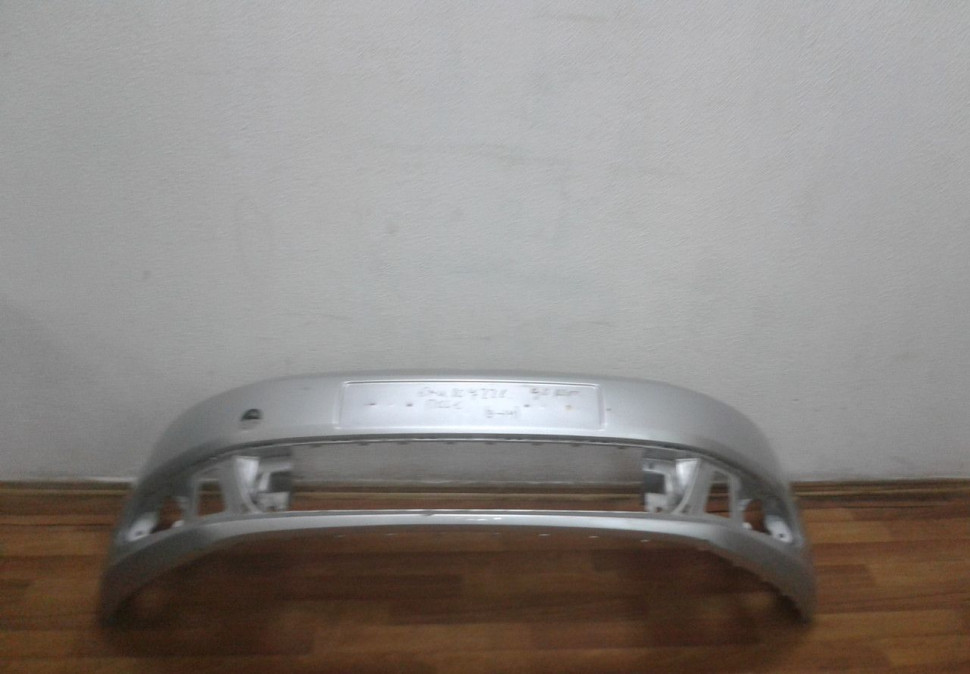 Бампер передний Volkswagen Polo до рест oem 6ru807221(трещина) Бампер передний Volkswagen Polo до рест oem 6ru807221(трещина)