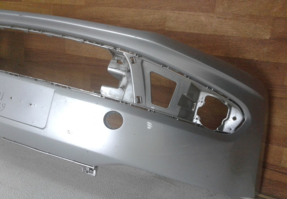 Бампер передний Volkswagen Polo до рест oem 6ru807221(трещина) Бампер передний Volkswagen Polo до рест oem 6ru807221(трещина)