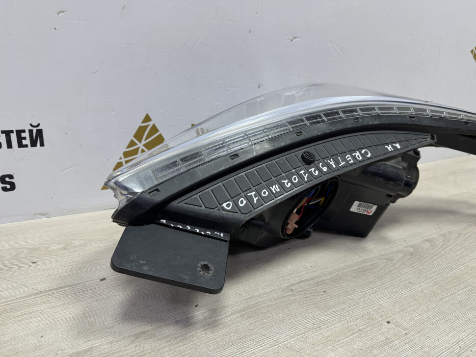 Фара правая диодная Hyundai Creta 1 2016 OEM 92102M0100