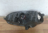 Фара правая Volkswagen Jetta 5 oem 1k6941006 (слом. 2 крепл.)