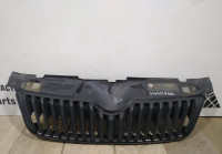 Решетка радиатора бу Skoda Fabia 2 OEM 5J0853668C