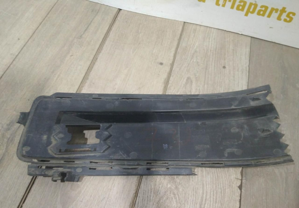 Решетка переднего бампера левая бу Skoda Kodiaq OEM 565807367